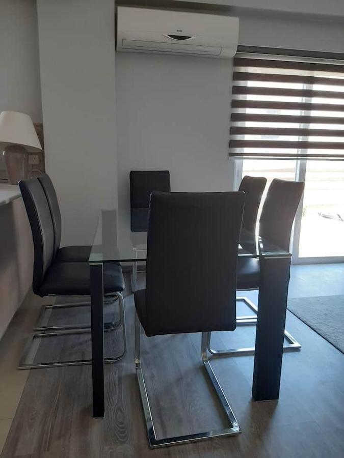 Universe House Dromolaxia ภายนอก รูปภาพ